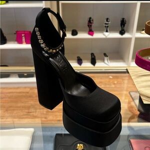 VERSACE Medusa platform heel Black size 42 NIB